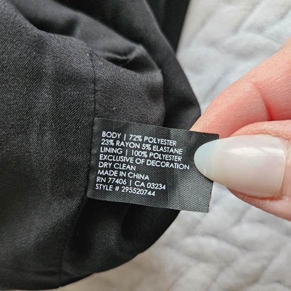 Club Monaco Deslyn Black Sleeveless Top Size 4 - Picture 4 of 11